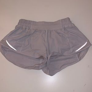 White 2.5” lululemon shorts